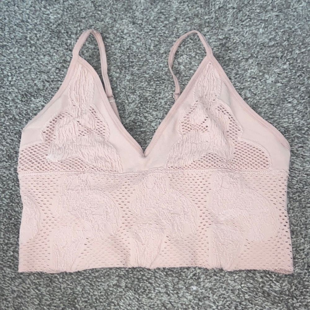 pink tank top